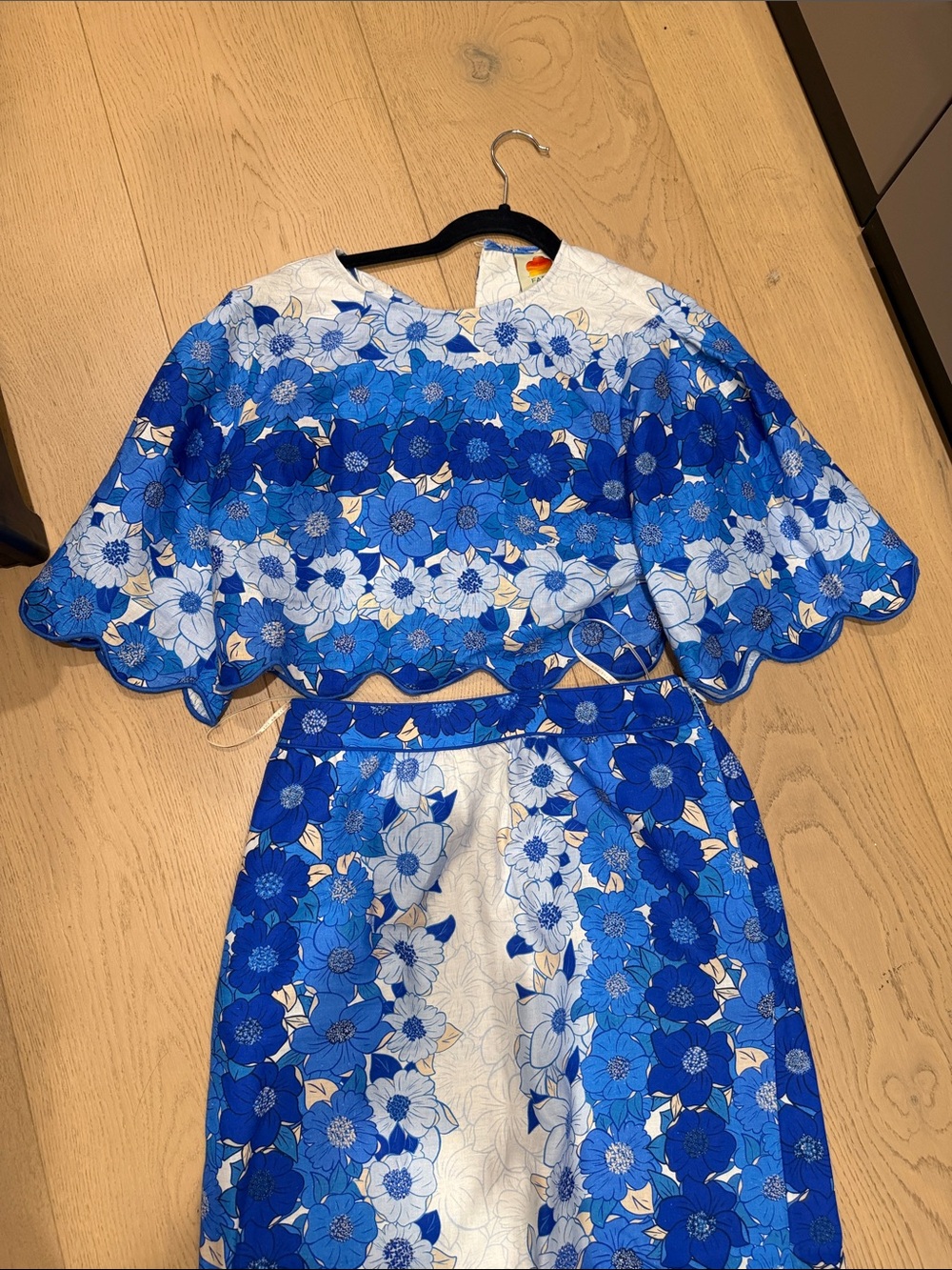 Farm Rio blue floral scallop skirt and top set - Picture 5 of 5